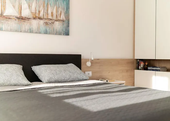 Garden Palace B228 Apartamento *