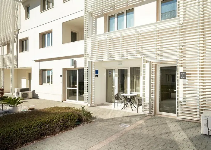 Apartamento Garden Palace B228